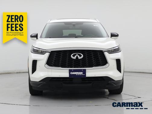 White 2023 INFINITI QX60 Luxe