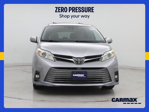 Gray 2018 Toyota Sienna XLE Premium