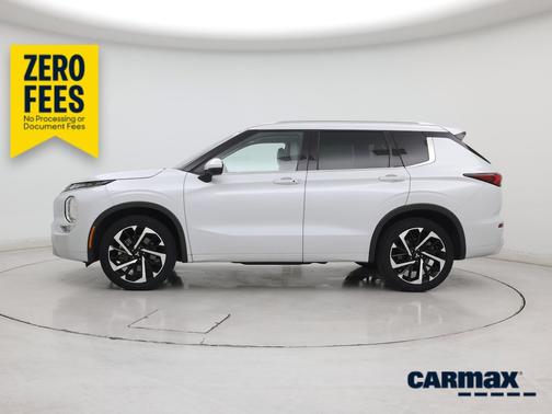 White 2023 Mitsubishi Outlander SEL