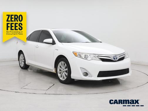 White 2014 Toyota Camry Hybrid XLE