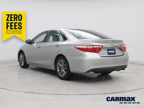 Silver 2016 Toyota Camry SE