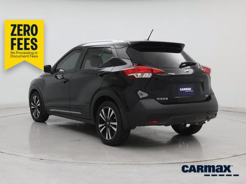 Black 2019 Nissan Kicks SR