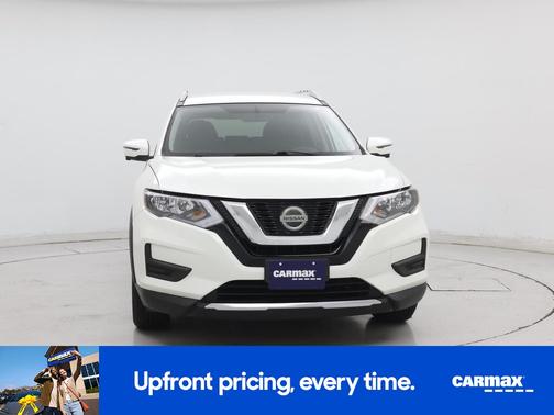 White 2018 Nissan Rogue SV