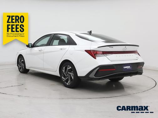 White 2025 Hyundai ELANTRA HEV SEL Sport