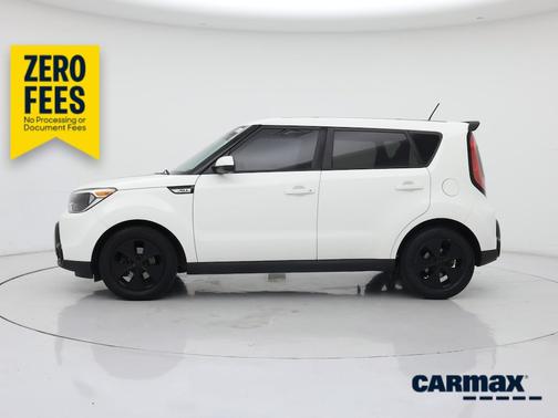 White 2016 Kia Soul +