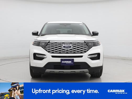 White 2022 Ford Explorer Platinum