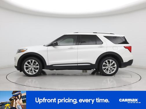 White 2022 Ford Explorer Platinum