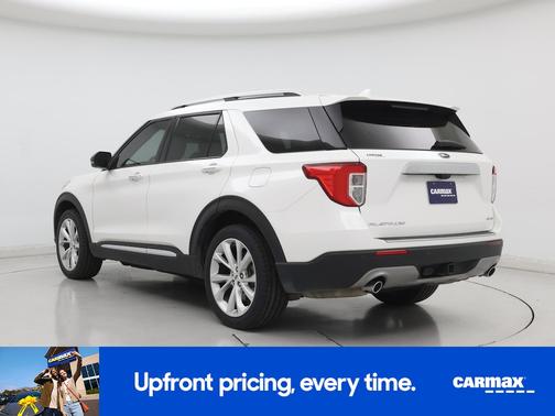 White 2022 Ford Explorer Platinum