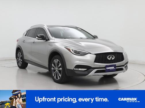 2017 INFINITI QX30 Premium