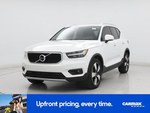 2019 Volvo XC40 T5 Momentum