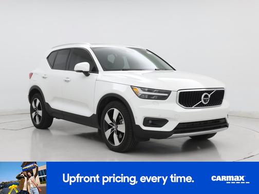 2019 Volvo XC40 T5 Momentum