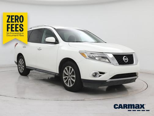 White 2016 Nissan Pathfinder SV