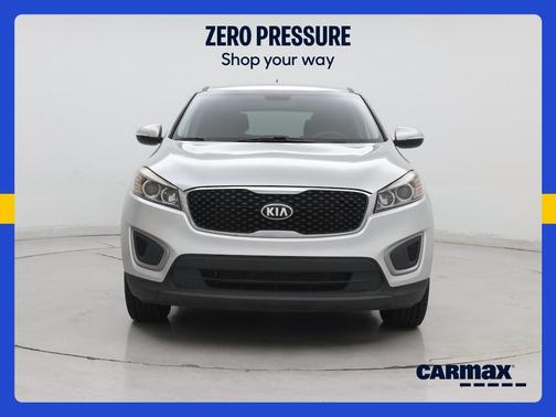 Silver 2017 Kia Sorento L