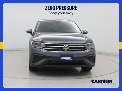 Gray 2023 Volkswagen Tiguan SE