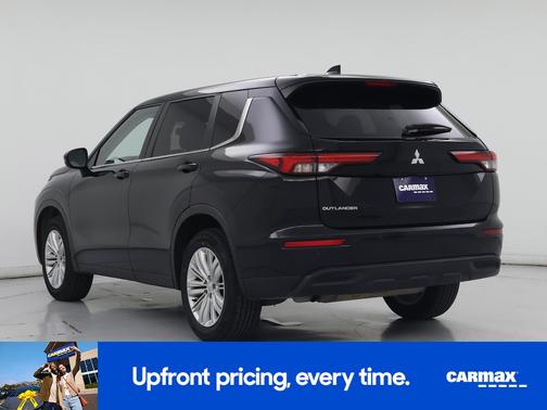 Black 2024 Mitsubishi Outlander ES