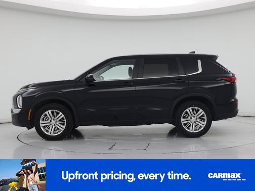 Black 2024 Mitsubishi Outlander ES