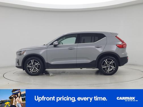 2025 Volvo XC40 B5 Core Bright Theme