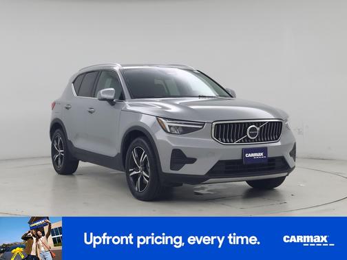 2025 Volvo XC40 B5 Core Bright Theme