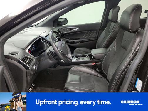 Black 2019 Ford Edge ST