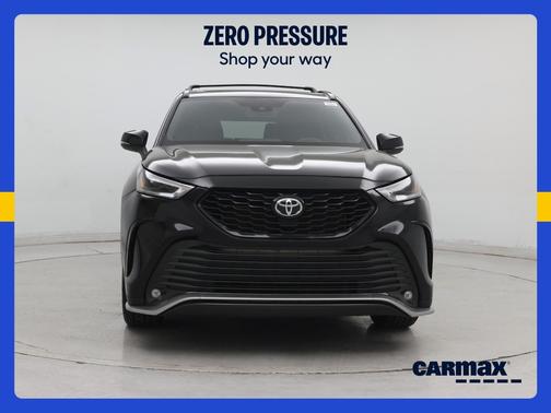 Black 2023 Toyota Highlander XSE