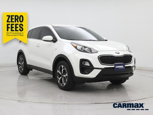 White 2022 Kia Sportage LX