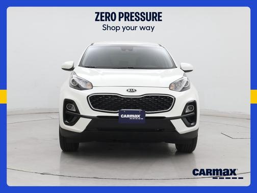 White 2022 Kia Sportage LX