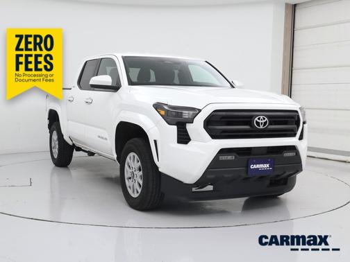 White 2025 Toyota Tacoma SR5