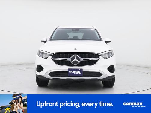 White 2023 Mercedes-Benz GLC 300