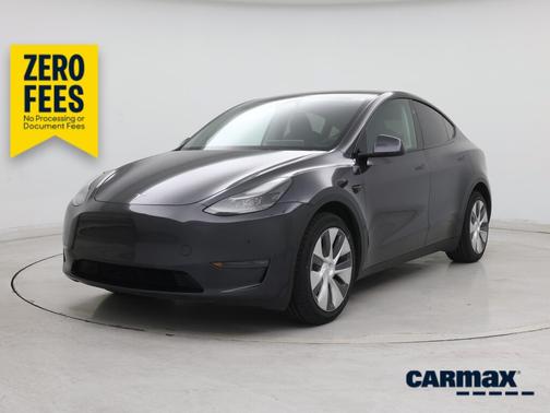 Gray 2024 Tesla Model Y Long Range