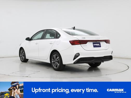White 2024 Kia Forte LXS