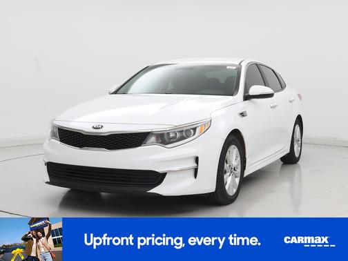 White 2017 Kia Optima LX