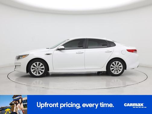 White 2017 Kia Optima LX