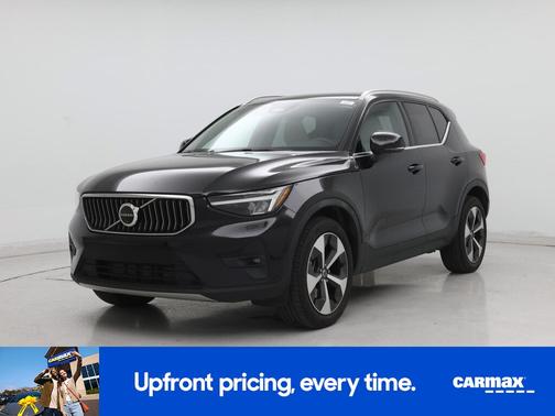 Black 2025 Volvo XC40 B5 Plus Bright Theme