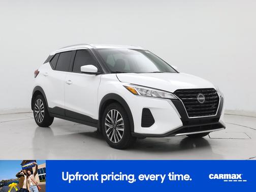 White 2023 Nissan Kicks SV