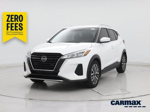White 2023 Nissan Kicks SV