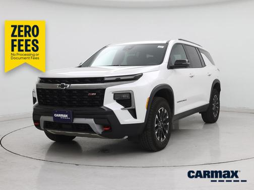 White 2024 Chevrolet Traverse Z71