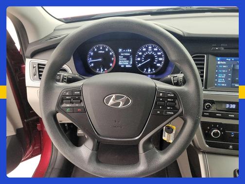 Red 2016 Hyundai SONATA SE