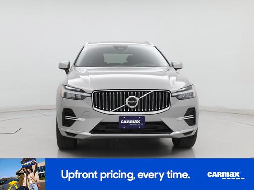 2023 Volvo XC60 Recharge Plug-In Hybrid T8 Core Bright Theme