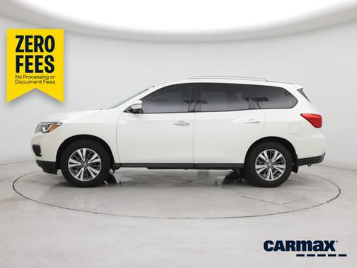 White 2020 Nissan Pathfinder SL