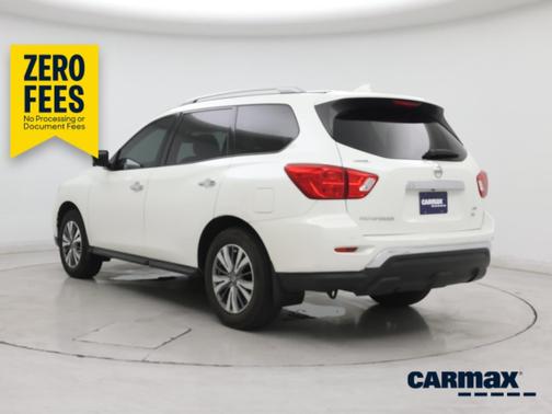 White 2020 Nissan Pathfinder SL