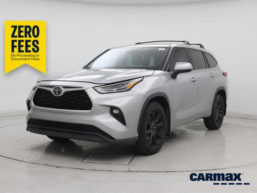 Silver 2023 Toyota Highlander LE