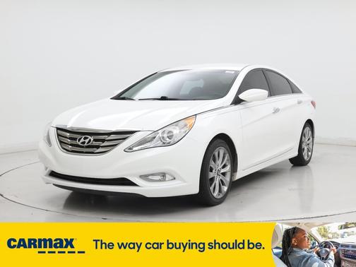 2013 Hyundai SONATA SE