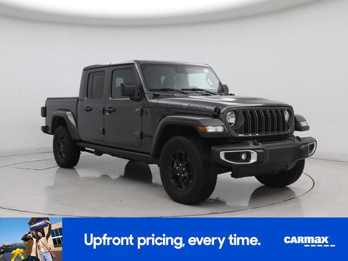 Gray 2025 Jeep Gladiator Texas Trail