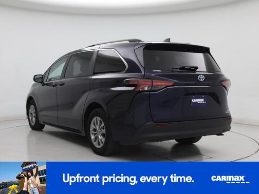 2022 Toyota Sienna LE