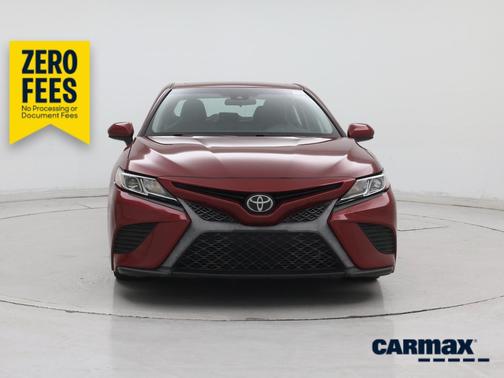 Red 2018 Toyota Camry SE