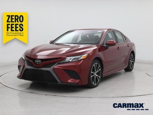 Red 2018 Toyota Camry SE
