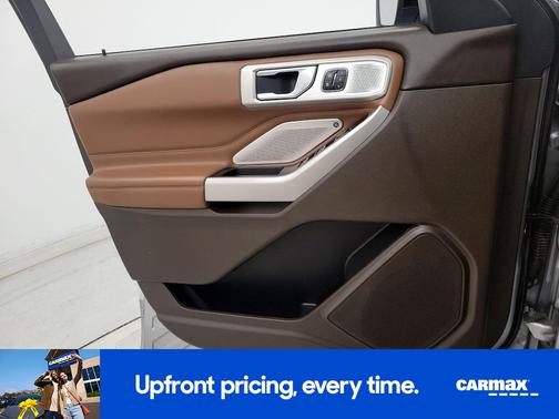 Silver 2022 Ford Explorer King Ranch
