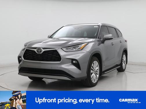 Gray 2025 Toyota Highlander Hybrid Platinum