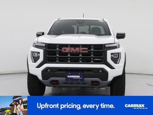 White 2025 GMC Canyon AT4