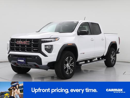 White 2025 GMC Canyon AT4